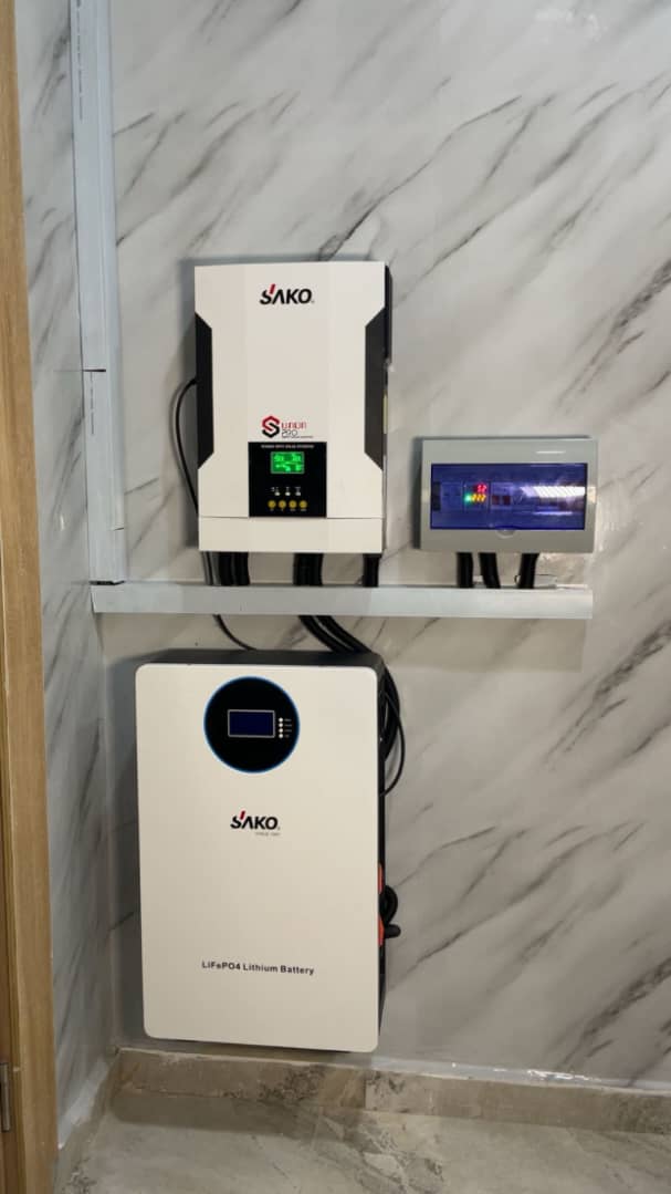 3-5KVA inverter with 5kWH lithium ion battery and 6x500W solar panels_2