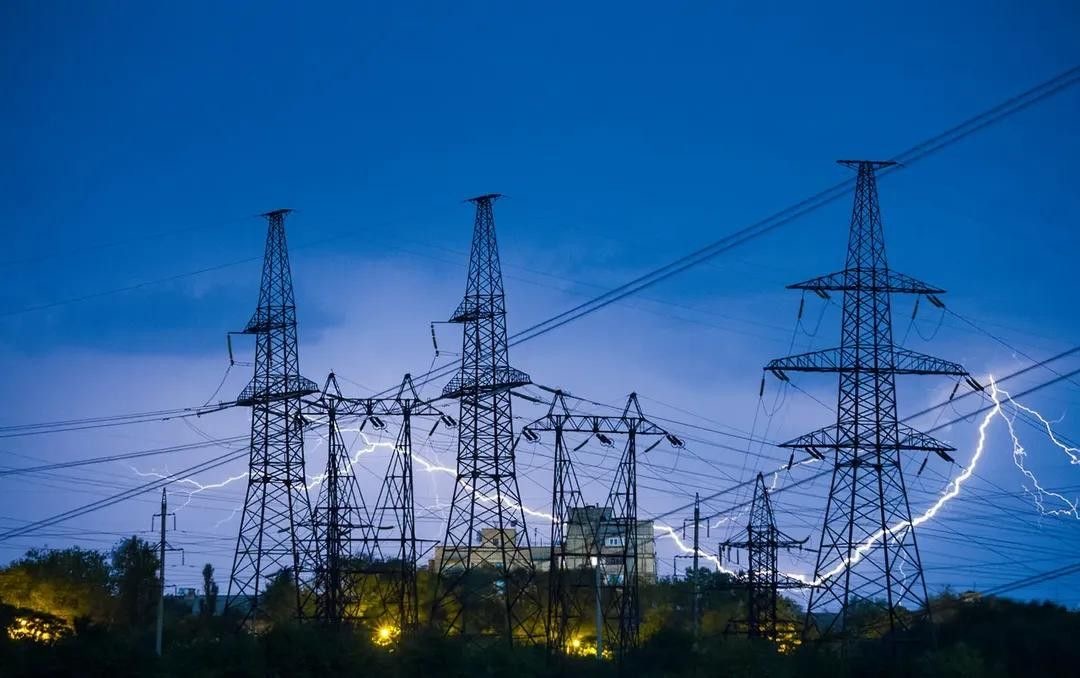 Sell Your Extra Solar Power Back to the Grid: NERC’s New Rules Explained Simply